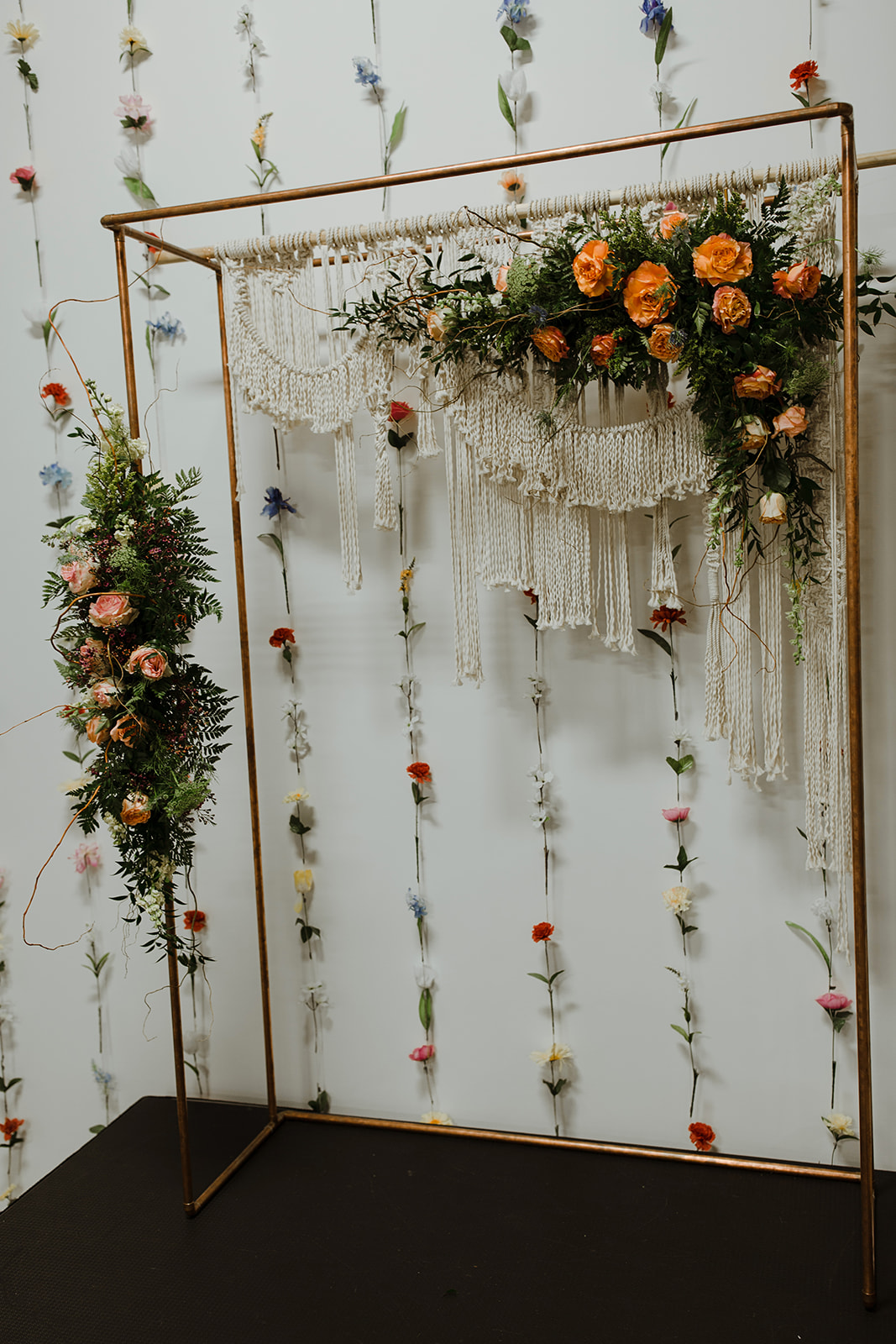 spokane wedding dress macrame fresh flowers copper archway