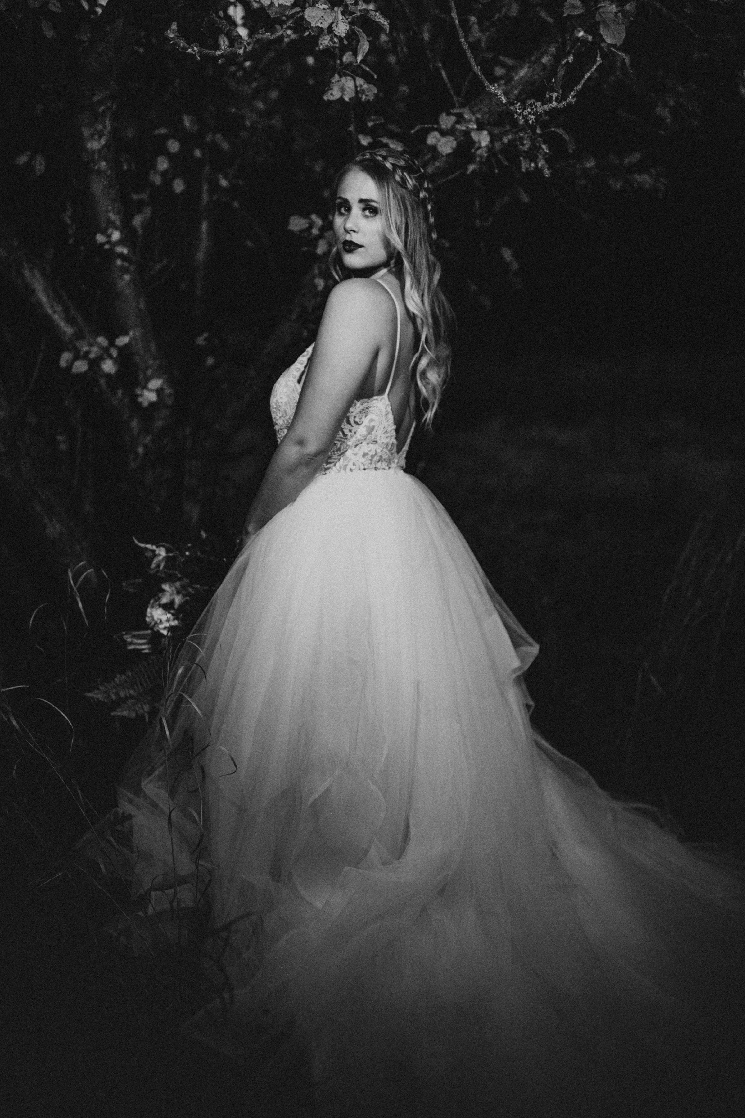 Black and white bridal image