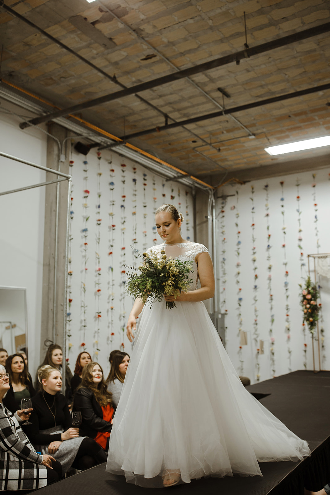 spokane wedding dress bouquet