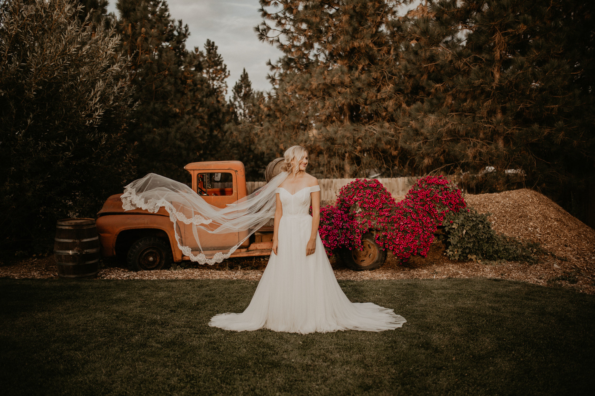 bride veil wedding flowers spokane