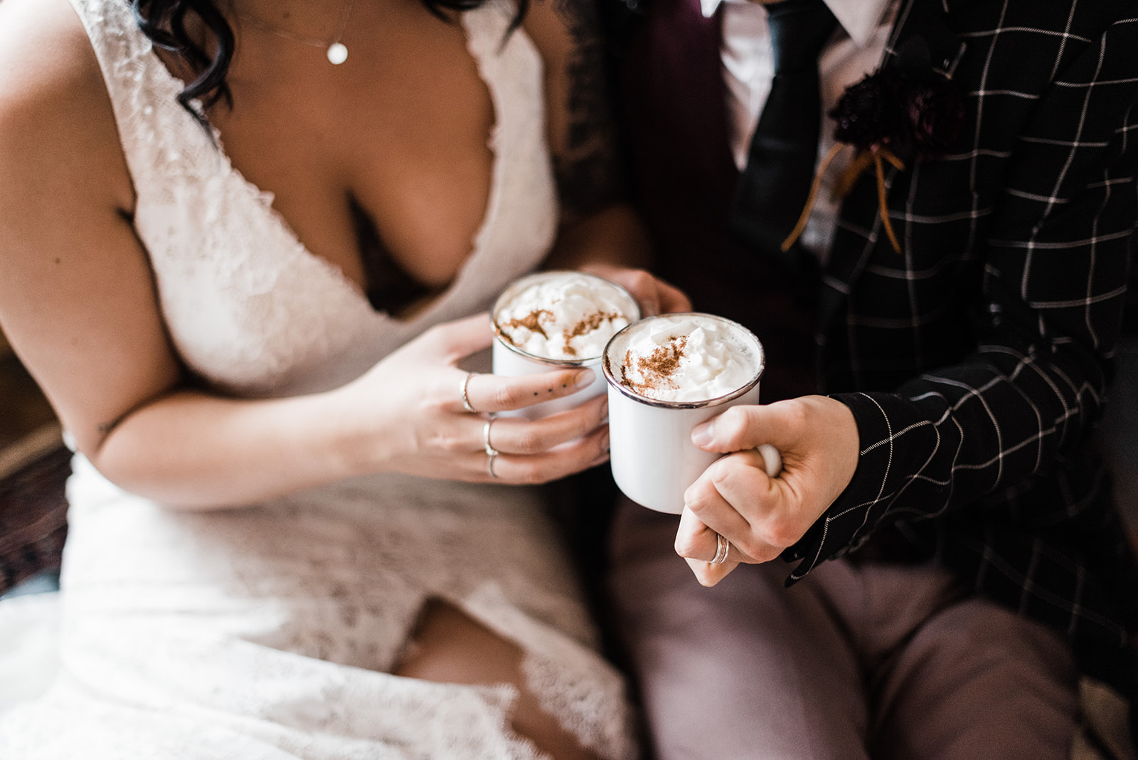 winter wedding spokane kiss hot chocolate