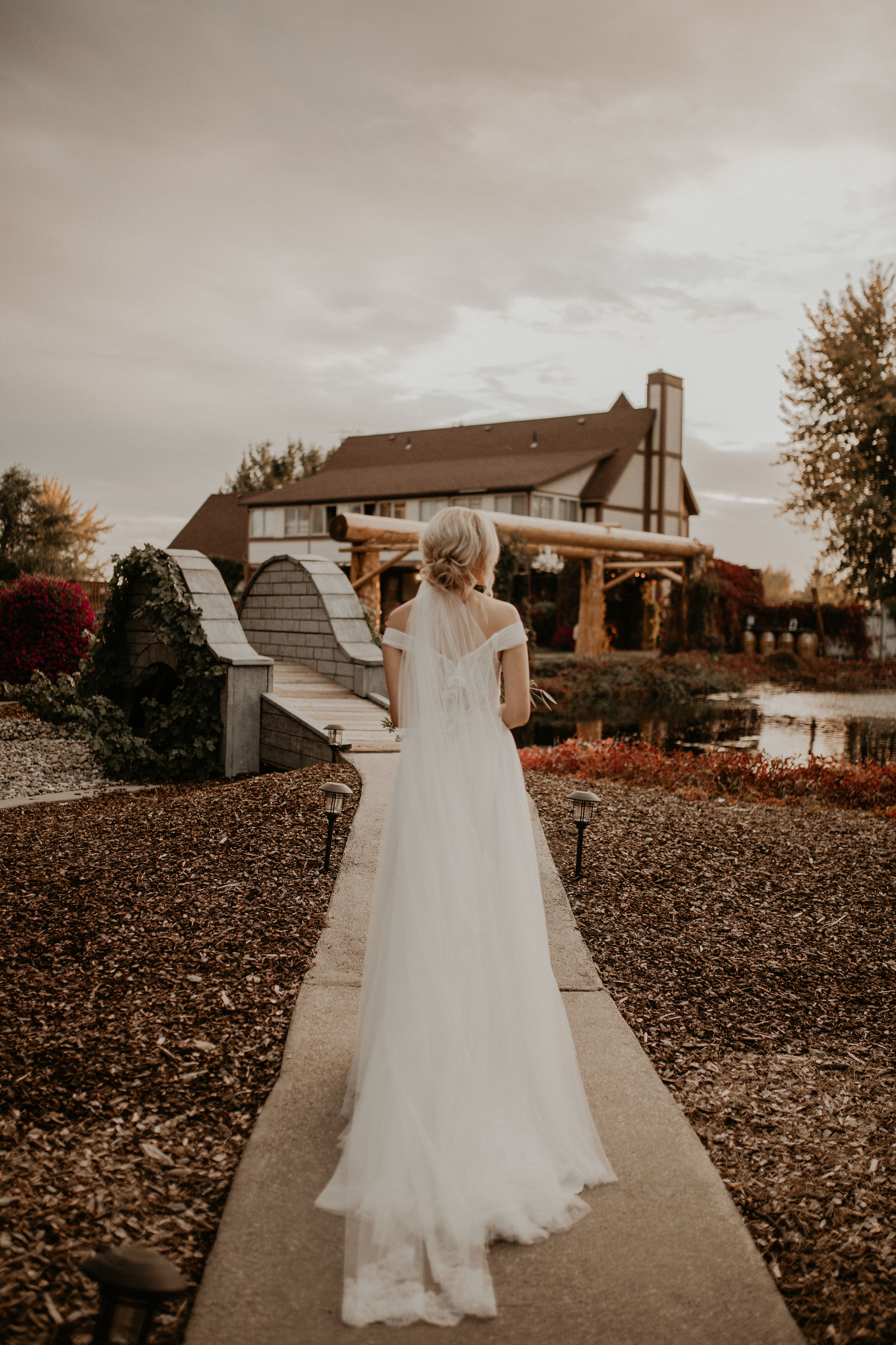 wedding cottage bridge bride spokane