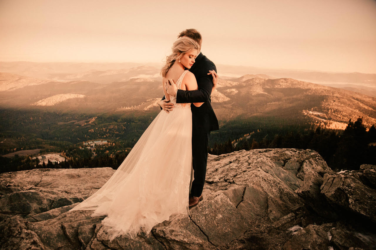 wedding dress at mount spokane image hugging