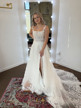 Evermore "Avery" w/ Hidden Slit #0 default Color? thumbnail