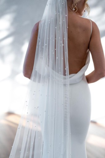 Made With Love Mallory - Narrow Cathedral Pearl Veil #0 default Ivory thumbnail